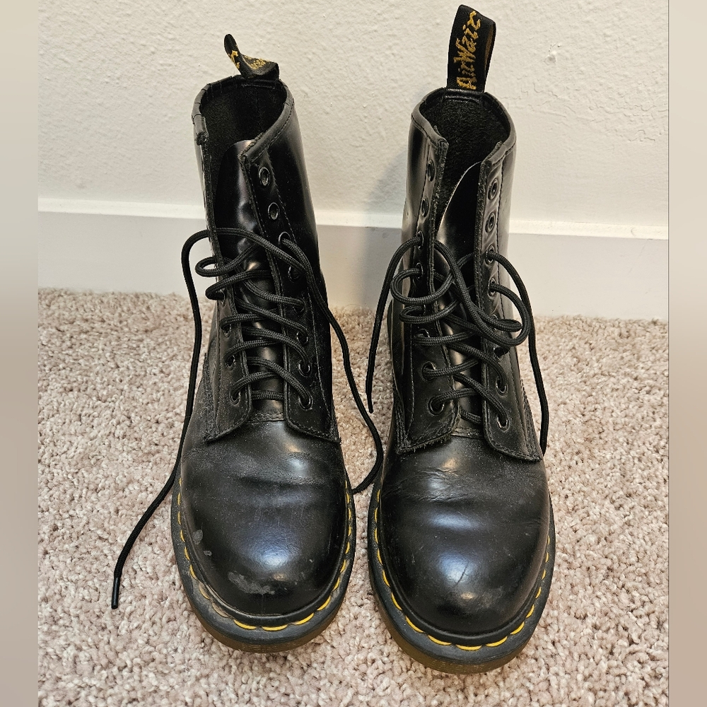 Classic Dr. Marten Black 1460 Boots